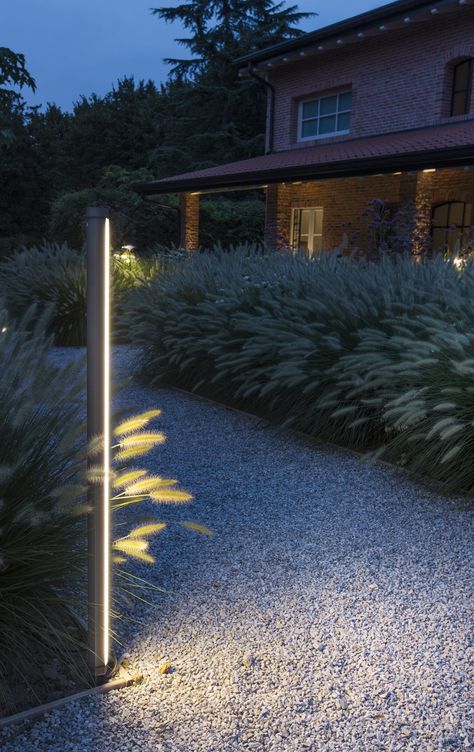 Parking Lighting, House Front Garden, Front Garden Design Ideas, Lawn Lighting, Outside Lighting, Urban Spaces Design, Extreme Flexibility, Park Lighting, Modern Garden Lighting