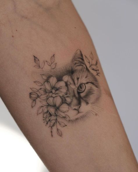 Cat Tattoos With Flowers, Cat Shoulder Tattoo, Cat Eyes Tattoo, Cat Nose Tattoo, Tuxedo Cat Tattoo, Cat Memorial Tattoo, Cat Print Tattoo, Cat Eye Tattoos, Blitz Tattoo