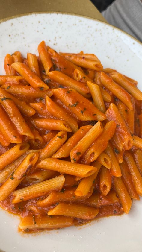 Arrabbiata Pasta, Italy Pasta, Rome Food, Food Pasta, Food Meals, Food Babe, Food Therapy, Yummy Comfort Food, Fancy Food