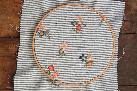 pattern friday- 17 Embroidery On Stripes, Embroidery Stitches Flowers, Stitch Head, Hungarian Embroidery, Chain Stitch Embroidery, Hand Embroidery Tutorial, Quick Stitch, Learn Embroidery, Embroidery Flowers Pattern