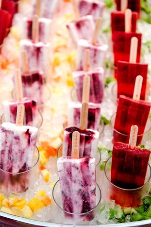 Raspberry Yogurt Popsicles, Fresh Berries Recipes, Yogurt Popsicle Recipes, Freezer Pops, Memorial Day Desserts, Yogurt Pops, Yogurt Popsicles, Raspberry Yogurt, Fruit Pops