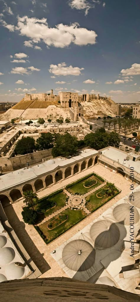 Aleppo Aleppo Citadel, Lebanon Beaches, Syria Pictures, Aleppo City, Castle Floor Plan, Aleppo Soap, Aleppo Syria, Structure Architecture, Old Doors