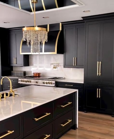 Black Kitchen Design, Matte Black Kitchen, Dream Kitchens Design, Kitchen Design Plans, Kitchen Inspiration Design, Luxury Kitchens, Minimalist Kitchen, Black Kitchens, Luxury Kitchen