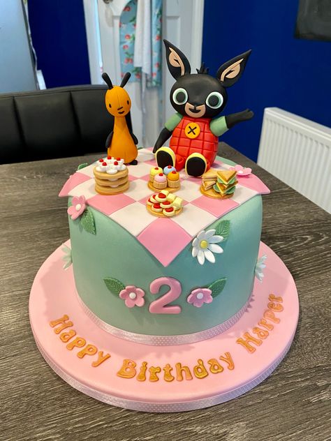 Tort Bing, Bing Birthday Cake, Bing Bunny Cake, Bing Cake, Madagascar Cake, Birthday Cale, Bunny Birthday Cake, Bing Bunny, Kids Birthday Party Cake