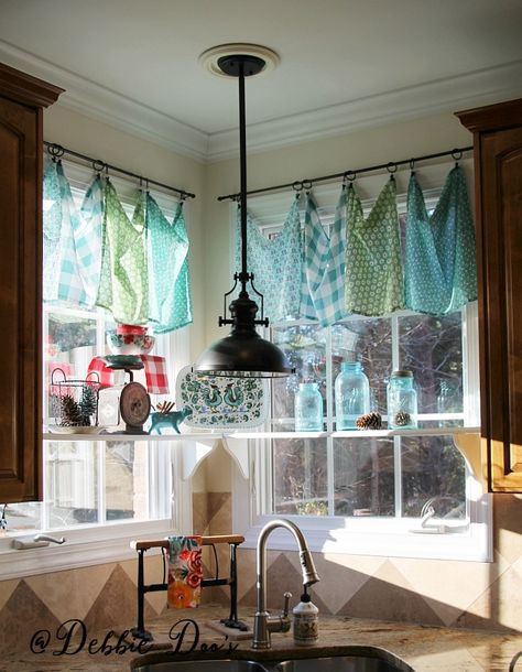 I'm a little bit country and whole lot of rock-n-roll. Diy Tablecloth, Traditional Curtains, Diy Window Treatments, Pioneer Woman Kitchen, Bedroom Blinds, No Sew Curtains, Diy Window, Diy Curtains, Cool Ideas