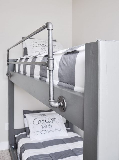 Get the Free Plans for this DIY Industrial Bunk Bed! Industrial Bunk Beds, Bunk Bed Rail, Bunk Bed Ideas Diy, Queen Loft Beds, Bunk Bed Safety, Bunk Bed Plans, Diy Bunk Bed, Cool Bunk Beds, Bunk Beds With Stairs