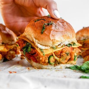 Cheesy Garlic Pav Bhaji Sliders Masala Pav, Vegan Pasta Bake, Tomato Pasta Bake, Sun Dried Tomato Pasta, Pasta Bake Easy, Pav Bhaji Masala, Vegan Christmas Recipes, Pav Bhaji, Sour Soup