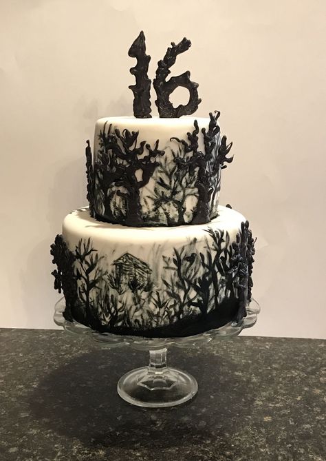 Sweet 16 Birthday Cakes Halloween, Sweet 16 Halloween Theme, Goth Sweet 16 Ideas, Gothic Sweet 16 Ideas, Spooky Sweet 16, Gothic Birthday Party Ideas, Black Sweet 16 Cake, Gothic Sweet 16, Goth Birthday Cake