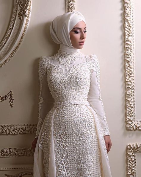 Hijabi Wedding Dress, Muslim Wedding Dress Hijab Bride, Turkish Wedding Dress, Muslim Wedding Hijab, Wedding Dresses Muslim, Hijabi Wedding, Wedding Hijab Styles, Muslimah Wedding Dress, Muslimah Wedding