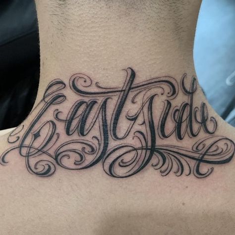 Brigantetattoo on Instagram: "- EAST SIDE - #tattoo #tattoos #letteringtattoo #art #lettering #lettere #freehand #drawing #blacktattoo #drawing #design #graphic #chicano #font #freestyle #dark #thebesttattooartists #letteringinsoul #calligraphy #familia #family #mom #maldito #balmtattoo #balmtattoolombardia done with “BLACK INK“ - by me for @sunskintattoo and @balm_tattoo @balmtattoolombardia" Eastside Tattoo Fonts, East Tattoo Ideas, Eastside Tattoo, Chicano Calligraphy, Chicano Lettering Tattoo, East Side Tattoo, Chicano Font, Lettering Chicano, Chicano Tattoos Lettering