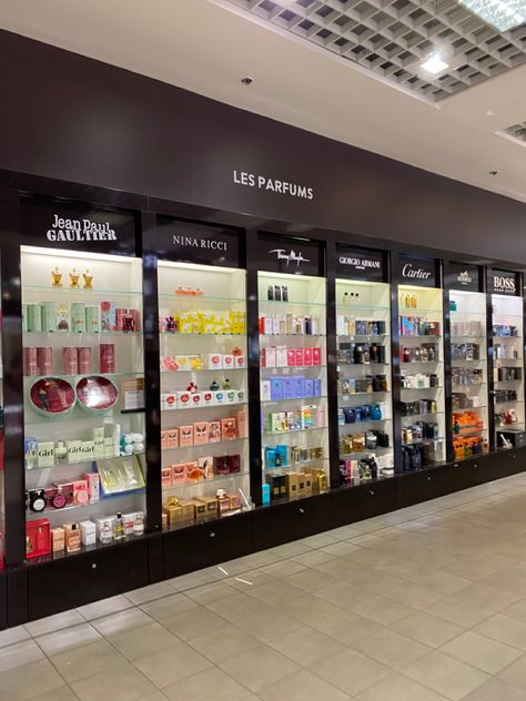 Cosmetic Shelf Design, Perfume Shop Interior Design, Store Fixtures Design, Small Shop Design, Sephora Store, Pharmacy Decor, Store Shelves Design, Flush Door Design, Fancy Shop