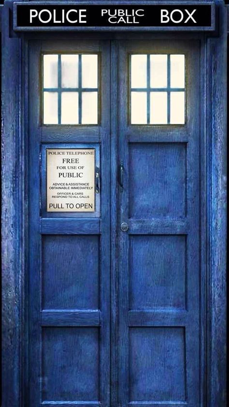 Tardis Wallpaper, Tardis Door, Lock Screen Iphone, Doctor Who Wallpaper, Screen Iphone, Police Call, Doctor Who Art, Doctor Who Tardis, Police Box