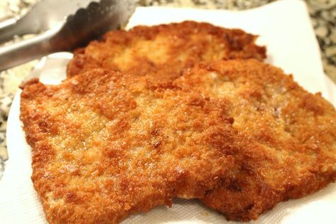 Indiana Breaded Pork Tenderloin Sandwich, Pork Tenderloin Patties Recipes, Fried Pork Medallions, Tenderloin Breading Recipe, Deep Fried Pork Tenderloin, Pork Fritters Recipes, Fried Tenderloin Recipes, Breaded Tenderloin Recipe, Breaded Pork Tenderloin Recipes