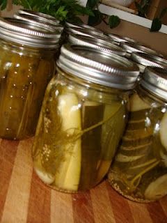 Garlic Dill Pickles, Canned Jalapenos, Dill Pickle Recipe, Jalapeno Recipes, Pickled Garlic, Dill Pickles, Pickled Veggies, Cooking 101, Garden Veggies