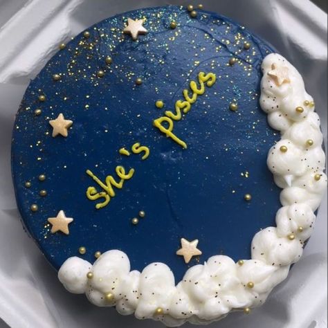 Llegó la #piscesseason y aquí te dejamos algunas ideas para que celebres a tu #piscis favorito con uno de estos pasteles. ♓🎂 #Fact: El signo Piscis es nacido entre el 18 de febrero y el 20 de marzo. 🫧 Fotos: @pinterest February 22, Cake, On Instagram, Instagram