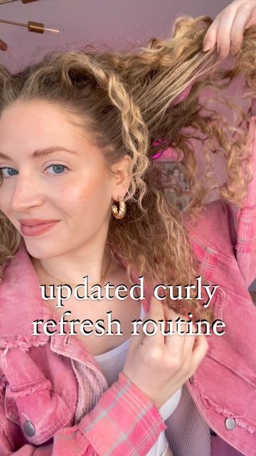 How To Refresh Your Curls, Curly Refresh Routine, Curly Hair Refresh Routine, Curl Refresh Routine, Refresh Curls Next Day, How To Refresh Curly Hair, Refreshing Curly Hair, Refresh Curly Hair, Curly Hair Refresh