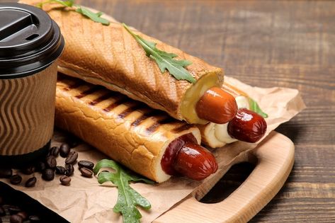 French Hot Dog, Jack Daniels Birthday, Free In French, Food Street, Dog Boarding, Coffee Brown, Sausages, Wooden Table, Wooden Tables