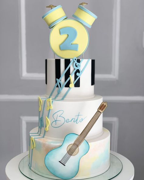 Bolo Musical, Music Birthday Party, Music Theme Birthday, Music Cakes, Drum Cake, Music Cake, Baby First Birthday Cake, Farm Cake, Musical Theme