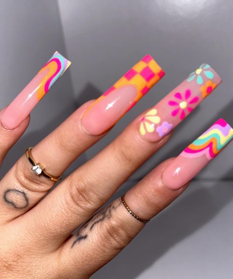 🌸🌷🌼 New Product! 🌸🌼💖 Summer trip Set Available on my etsy! Link in Bio! #pinkauranailbar #etsyshop #smallbusiness #pressonnails #nailinspo summernails #springnails #massachusetts #preppynails #trippynails #flowers #nailart #nailsnailsnails #etsy Rodeo Nails, Preppy Nails, Ombre Acrylic, Sea Nails, Neon Acrylic Nails, Retro Nails, Ombre Acrylic Nails, White Acrylic Nails, Acrylic Nails Coffin Pink