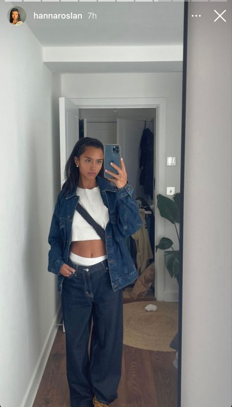 Jeans jacket white shirt outfit inspo goingout instagram insta story White Jeans Outfit Streetwear, Denim Jacket And Pants Outfit, Outfit With Jacket Jeans, Jean Jacket Outfits Streetwear, Fits With Jean Jackets, Blue Jeans Outfit Streetwear, Jeans Jacket Outfit Women, Wide Blue Jeans Outfit, Outfits With Jeans Jacket