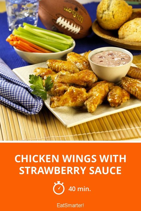 Chicken Wings with Strawberry Sauce - simple dish - A recipe idea by EAT SMARTER | Dips, Poultry, Cooking on vacation, American, North America #chicken #recipes Strawberry Vinegar, Green Peppercorn, Strawberry Whipped Cream, Strawberry Sauce, Food Shows, Oven Roast, Online Food, Cream And Sugar, Delicious Healthy Recipes