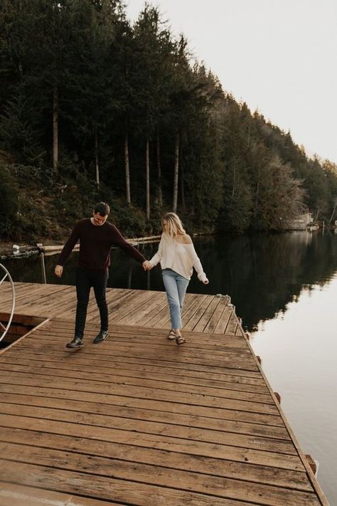 Boat Dock Couples Photos, Lake House Engagement Photos, Washington State Engagement Photos, Couples Photoshoot On Dock, Dock Couple Pictures, Dock Photoshoot Couple, Lake Dock Photoshoot, Lakeside Engagement Photos, Outdoorsy Engagement Photos