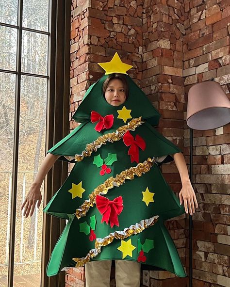 #sooyoungchoi Christmas Tree Outfit, Christmas Tree Costume, Holiday Photo Booth Props, Holiday Photo Booth, Tree Costume, Winter Outfits Warm, Ugly Sweater Party, Warm Dresses, Christmas Costumes