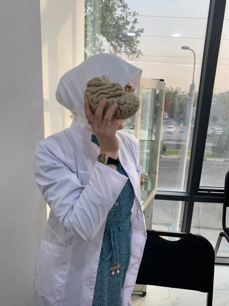 Hijabi Doctor Outfit, Doctor Girl, Doctor Outfit, Medicine Student, Future Doctor, Pre Med, Hijabi Aesthetic, Beautiful Flowers Wallpapers, Beautiful Photos Of Nature