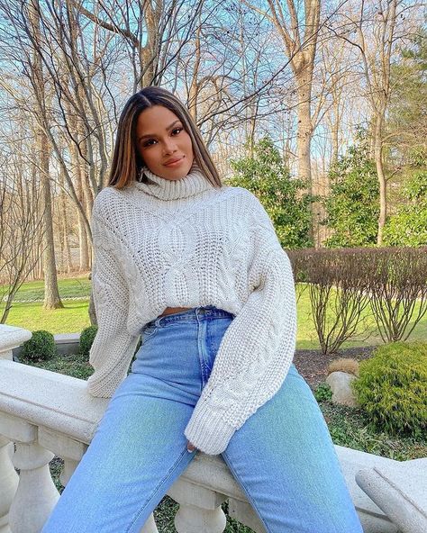 All Posts • Instagram Kamie Crawford, Model Headshots, Winter Sweater Outfits, Cute Modest Outfits, Winter Lookbook, Cashmere Dress, Business Casual Outfits For Work, Fall Fits, Outfit Winter