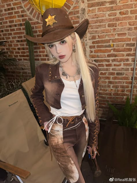 @Real机智张 Cowgirl Outfits Y2k, Cowboy Cosplay, Cowboy Outfit, Cowboy Outfits, Outfits Y2k, Cowgirl Outfits, Korean Dress, Cowboy And Cowgirl, Ulzzang Girl