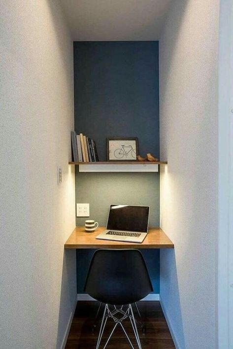 Office Under Stairs, Studio In Casa, Tiny Home Office, Home Office Closet, Tiny Office, Small Workspace, Mini Office, Small Home Offices, Office Nook