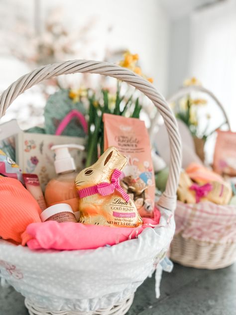 Easter Basket Teen Girl, Teenager Easter Basket, Easter Basket Ideas For Teens, Christian Easter Basket, Easter Teens, Easter Basket Gift Ideas, Teen Easter Basket, Basket Gift Ideas, Easter Marshmallow