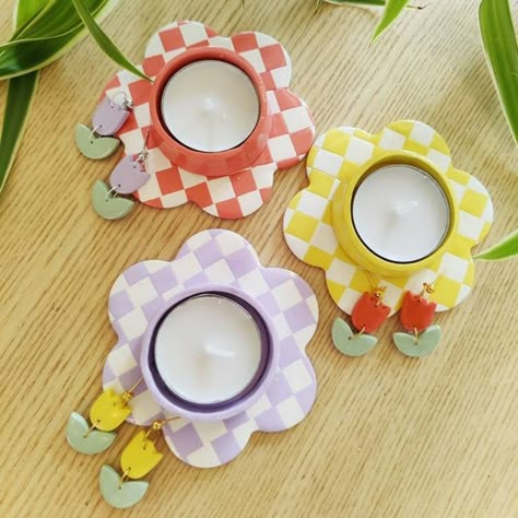 Tea Holder Ideas, Tea Light Holder Diy Crafts, Dry Clay Candle Holder, Handmade Tea Light Holders, Clay Tealight Holder Diy, Air Dry Tealight Holder, Tea Light Holder Clay, Cute Candle Holders, Air Dry Clay Tea Light Holder Diy