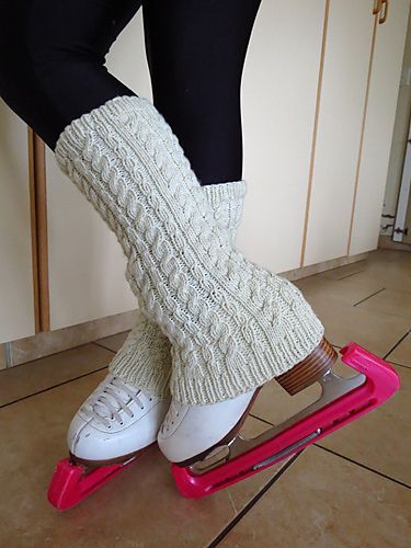 Leg Warmers Pattern, Figure Ice Skates, Figure Skating Outfits, Ice Skating Outfit, Skating Aesthetic, Crochet Leg Warmers, Ice Skaters, Knitted Socks, Ice Princess