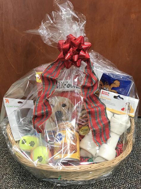 Dog Christmas Basket, Dog Raffle Basket Ideas, Dog Gift Basket Ideas, Pet Gift Basket, Dog Easter Basket, Target Dog, Chinese Auction, Auction Basket Ideas, Dog Gift Basket