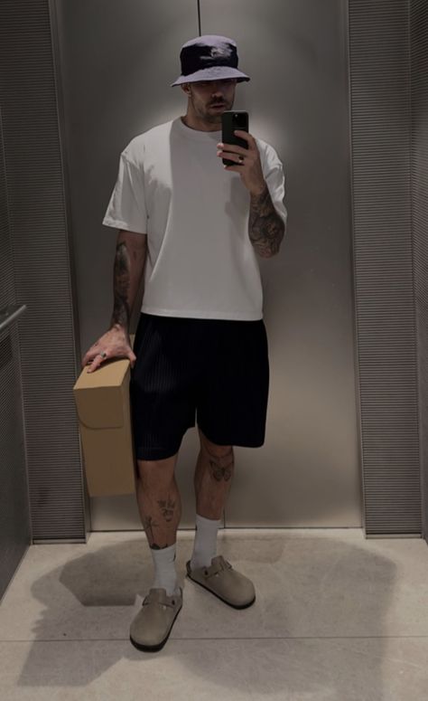 Air Force 1 Outfit Men Shorts, Birkenstock Boston Shorts Outfit, Style With Birkenstocks Outfit, Black Birkenstock Clogs Outfit Men, Men Birkenstock Clog Outfit, Mens Outfits With Birkenstock Clogs, Crop Polo Outfit, Black Shorts Outfit Men, Men’s Birkenstocks Outfit Boston