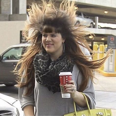 Funny Celebrity Memes, Kardashian Memes, Funny Celebrity Pics, Khloe Kardashian Hair, Hair Meme, Kloe Kardashian, Celebrity Memes, Khloé Kardashian, Funny Reaction Pictures