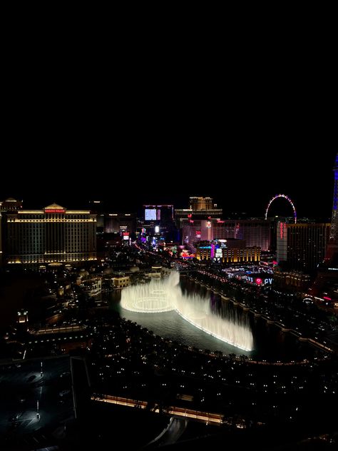 Vegas Strip Aesthetic, Las Vegas Arts District, Aesthetic Cityscape, Cosmopolitan Vegas, Vegas Club Outfits, Las Vegas Aesthetic, Las Vegas View, Vegas Aesthetic, City View Night