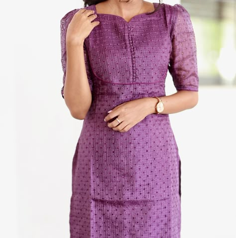 E- 1256 Hakoba kurti with elbow sleeves (with lining) Sizes: XS to XL Mild soap handwash and steam ironing is recommended Dm for orders and price Colour may slightly vary due to lighting Model Size -Xs [kurti, festive, maxi, co ord, kurta sets, regular wear, casual wear, office wear, style, marriage] #kurti#casulakurti#dailywearkurti#smallbusiness#officewearkurti#officewearstyle#kurtisofeyal#festivekurtis#kurtidesign#kurtis #kurticollection#kurtifashion#kurtistyle#eyaldesigningstudio#s... Hakoba Kurta Designs, Hakoba Kurti, Saree Pose, Chudi Neck Designs, Stylish Kurta, Stylish Kurtis, Stylish Kurtis Design, Simple Kurta Designs, Simple Kurti Designs