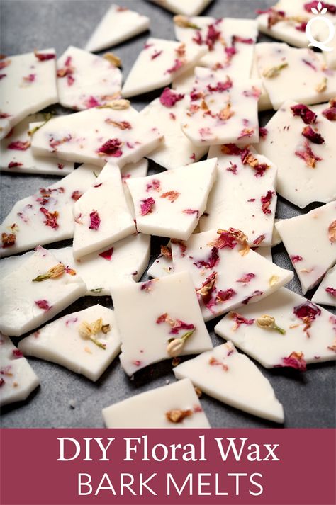 DIY Floral Wax Bark Melts http://feedproxy.google.com/~r/blogspot/JuVj/~3/cImpcP6FstE/ Diy Products To Sell Business Ideas, Making Wax Melts To Sell, Candle Making Ideas Homemade, Wax Melts Packaging Ideas, Wax Melt Business, Wax Melts Recipes, Wedding Favors Ideas, Wax Brittle, Diy Wax Melts