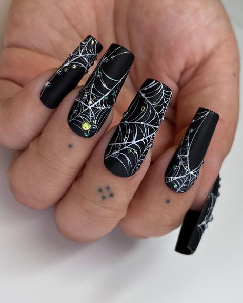 Halloween Acrylic Nails Designs, Spider Web Nail Art, Web Nail Art, Easter Nails Designs, Nails Selfie, Checkered Nails, Cartoon Nails, Holloween Nails, Halloween Acrylic