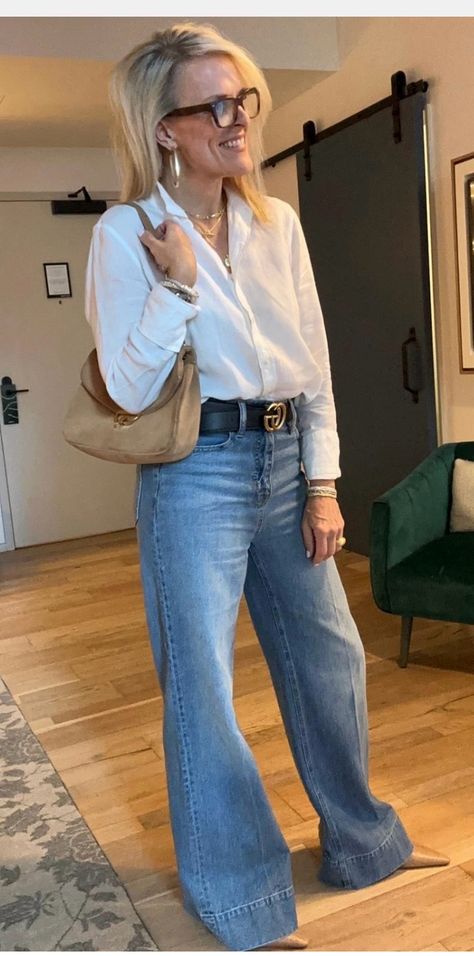 Glam Grandma Aesthetic, Middle Age Mom Outfits, Outfits For 37 Year Old Women, Mum Jeans Outfit Winter, Middle Aged Woman Fashion, Outfit Wide Leg Jeans, Middle Aged Women Fashion, Graceful Aging, Outfit Wide Leg