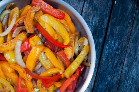 Dorie Greenspan piperade stir fry on eatlivetravelwrite.com Roasted Sweet Peppers, Mini Peppers, Pepper Recipes, Sweet Peppers, Lemon Salt, Lchf Recipes, Veggie Side Dishes, Peppers Recipes, Cooking Method