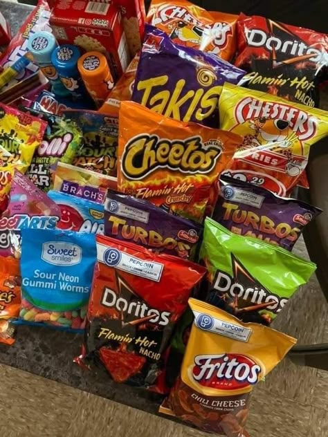 Snack Drawer, Sleepover Snacks, Kartu Pokemon, Snack Station, Snack Cart, Snack Organizer, Sleepover Food, Junk Food Snacks, Fun Sleepover Ideas