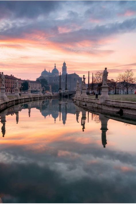 Padova | Italia Italy Girl, Padua Italy, Summer Abroad, Italy Summer, Italy Photography, Italy Aesthetic, Slow Travel, Fantasy Places, Italy Photo