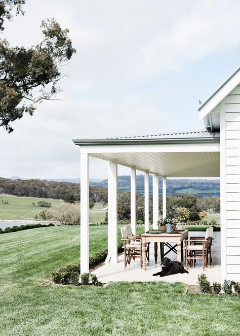 Macedon | mainehouseinteriors Country Garden Australian, Australian Country Houses, Australian Farmhouse, Country Style Magazine, Victorian Exterior, Rural Lifestyle, Outdoor House, Cottage Farm, Cottage Exterior