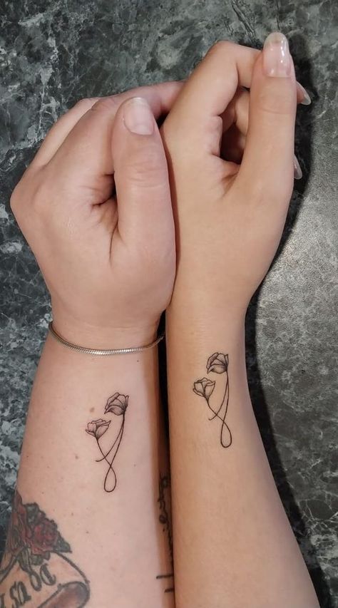 Cool Mom And Daughter, Mom And Daughter Tattoo, Mom And Daughter Tattoos Matching, Mommy Daughter Tattoos, Mom And Daughter Tattoos, Mom Daughter Tattoos, Cute Matching Tattoos, Matching Friend Tattoos, Tattoos Matching