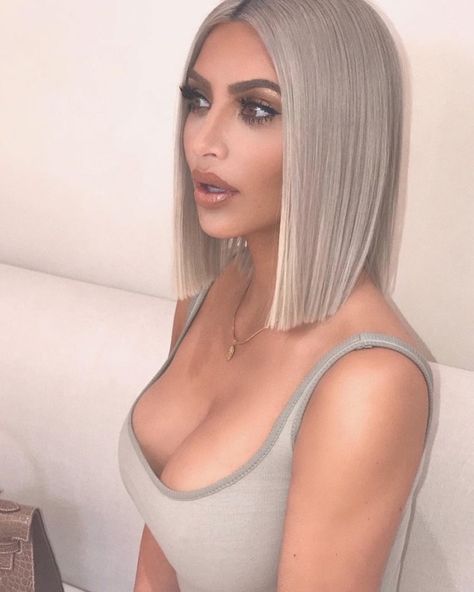 Kim Kardashian Haircut, Kim Kardashian Hair, Kardashian Hair, Teased Hair, Makeup Style, Short Blonde, Sleek Hairstyles, Artistic Hair, Hair Short