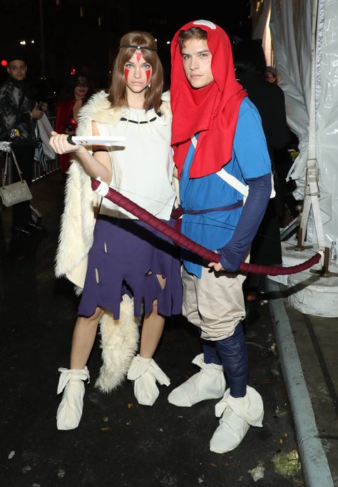 These Are the Some of the Most Iconic Costumes Celebrity Couples Have Worn For Halloween Ashitaka And San, Princess Mononoke Cosplay, Iconic Halloween Costumes, Cute Couples Costumes, Funny Couple Costumes, Cosplay Couple, Couples Cosplay, Couple Cosplay, Couples Halloween Outfits