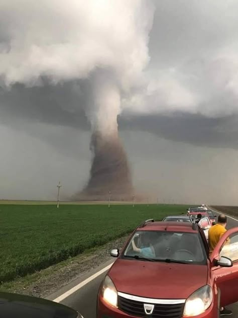 Tornado Pictures, Storm Pictures, Crazy Pictures, Storm Chasing, Storm Chaser, Storm Photography, Weather News, Wow Video, Stormy Weather